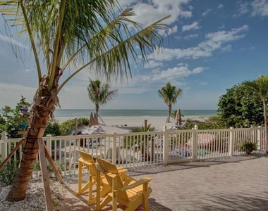 19646 Gulf Boulevard - Photo Thumbnail 5