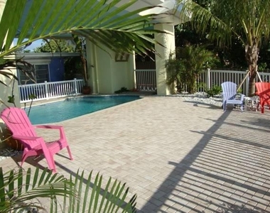 19646 Gulf Boulevard - Photo Thumbnail 22