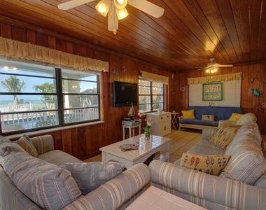 19646 Gulf Boulevard - Photo Thumbnail 10