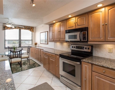 17940 Gulf Boulevard - Photo Thumbnail 9