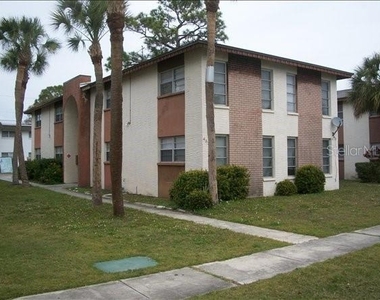 463 76th Avenue N - Photo Thumbnail 1