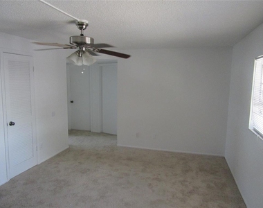 463 76th Avenue N - Photo Thumbnail 8
