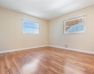2525 West Bay Drive - Photo Thumbnail 8
