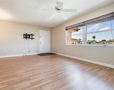2525 West Bay Drive - Photo Thumbnail 5