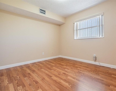 2525 West Bay Drive - Photo Thumbnail 12