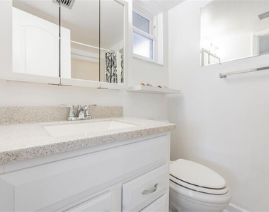 2525 West Bay Drive - Photo Thumbnail 11