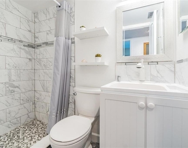 2525 West Bay Drive - Photo Thumbnail 14