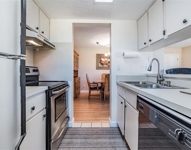 2525 West Bay Drive - Photo Thumbnail 7