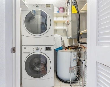 2525 West Bay Drive - Photo Thumbnail 20