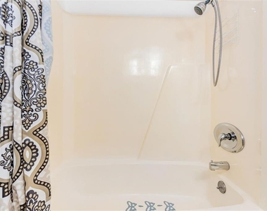 2525 West Bay Drive - Photo Thumbnail 10