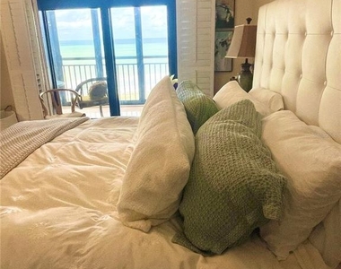 1270 Gulf Boulevard - Photo Thumbnail 10