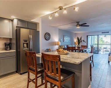 800 S Gulfview Boulevard - Photo Thumbnail 3
