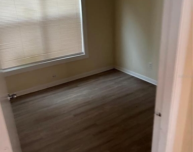 111 S Newport Avenue - Photo Thumbnail 5