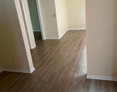 111 S Newport Avenue - Photo Thumbnail 3