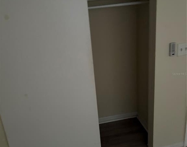 111 S Newport Avenue - Photo Thumbnail 6