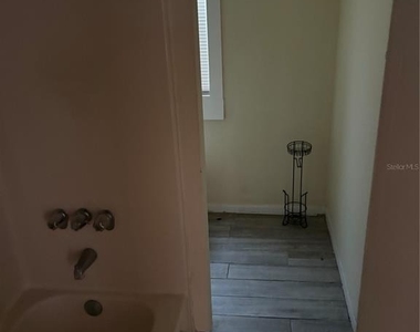 111 S Newport Avenue - Photo Thumbnail 8