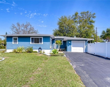 1922 55th Street S - Photo Thumbnail 1