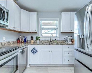 1922 55th Street S - Photo Thumbnail 9