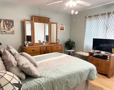 7701 Starkey Road - Photo Thumbnail 8