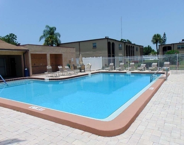 7701 Starkey Road - Photo Thumbnail 18