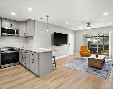 8303 Bardmoor Boulevard - Photo Thumbnail 4