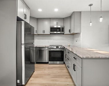 8303 Bardmoor Boulevard - Photo Thumbnail 5
