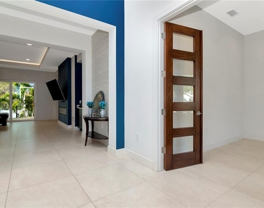4604 W Lowell Avenue - Photo Thumbnail 9
