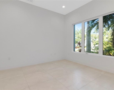 4604 W Lowell Avenue - Photo Thumbnail 10