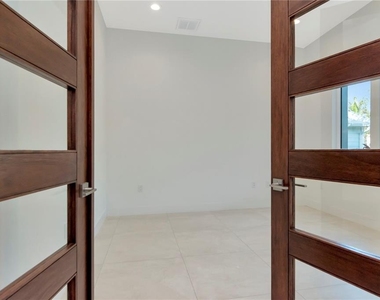 4604 W Lowell Avenue - Photo Thumbnail 11