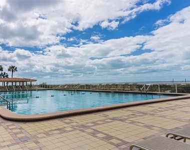 880 Mandalay Avenue - Photo Thumbnail 28