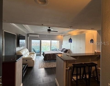 880 Mandalay Avenue - Photo Thumbnail 14