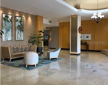880 Mandalay Avenue - Photo Thumbnail 4