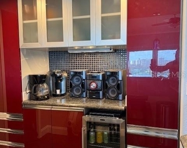 880 Mandalay Avenue - Photo Thumbnail 19