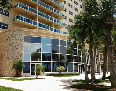 880 Mandalay Avenue - Photo Thumbnail 8