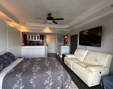 880 Mandalay Avenue - Photo Thumbnail 18