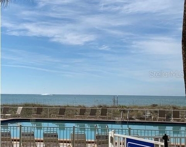 880 Mandalay Avenue - Photo Thumbnail 6