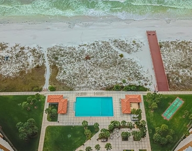 880 Mandalay Avenue - Photo Thumbnail 27