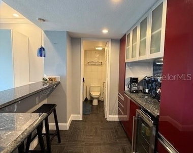 880 Mandalay Avenue - Photo Thumbnail 20