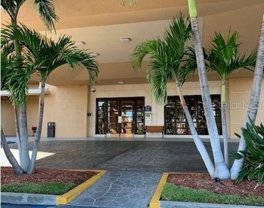880 Mandalay Avenue - Photo Thumbnail 3