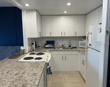 880 Mandalay Avenue - Photo Thumbnail 27