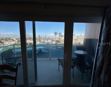 880 Mandalay Avenue - Photo Thumbnail 36