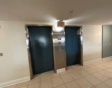880 Mandalay Avenue - Photo Thumbnail 15