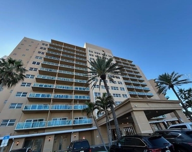 880 Mandalay Avenue - Photo Thumbnail 5