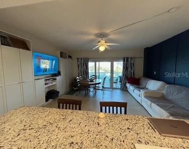 880 Mandalay Avenue - Photo Thumbnail 22