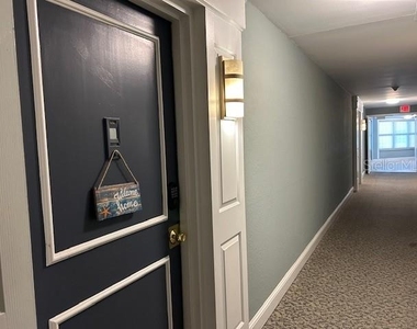 880 Mandalay Avenue - Photo Thumbnail 19