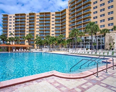 880 Mandalay Avenue - Photo Thumbnail 8