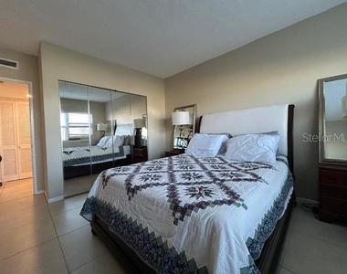 880 Mandalay Avenue - Photo Thumbnail 34