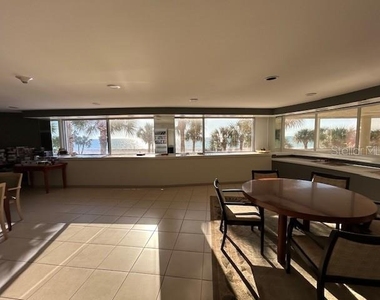 880 Mandalay Avenue - Photo Thumbnail 18