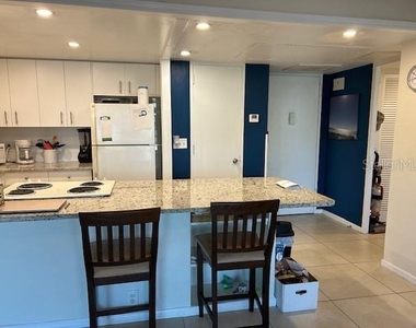 880 Mandalay Avenue - Photo Thumbnail 26