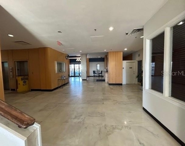 880 Mandalay Avenue - Photo Thumbnail 13